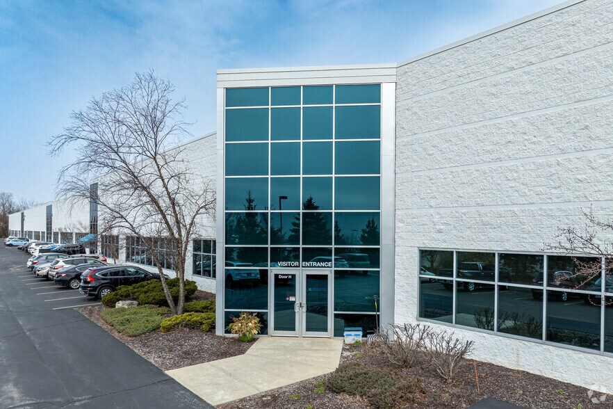 More Photos Of N26W23880 Commerce Cir, Pewaukee Warehouse For Lease