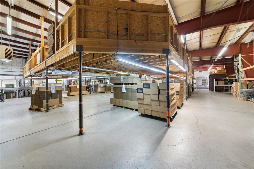 More Photos Of 2843 W Avenida de Luces, Williams Warehouse For Sale