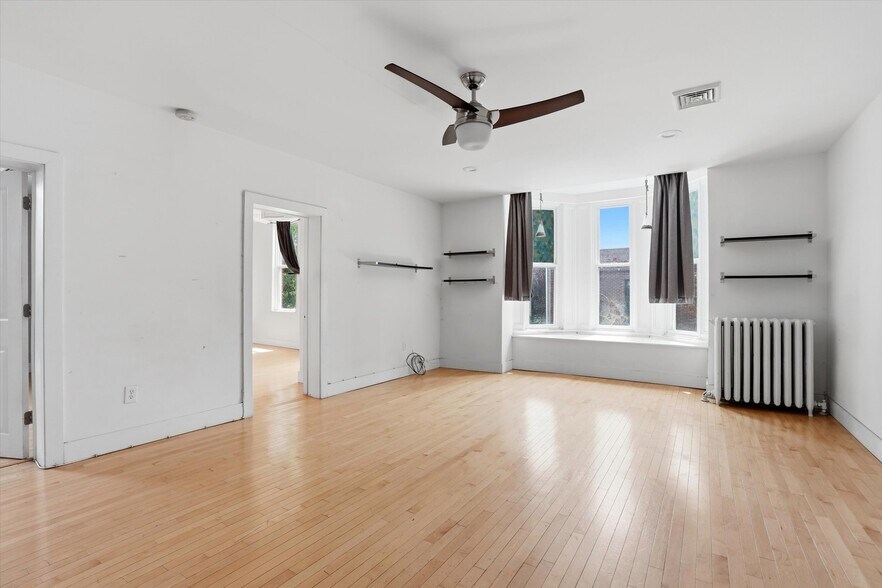 More Photos Of 1600 E Passyunk Ave, Philadelphia Storefront Retail Residential For Sale