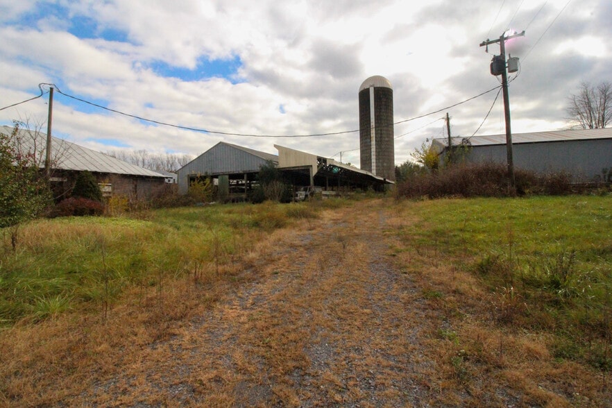More Photos Of 16094 Evergreen Valley Rd, Timberville Specialty For Lease