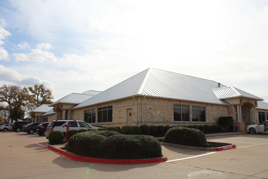 More Photos Of 805 Hill Blvd, Granbury Medical For Lease