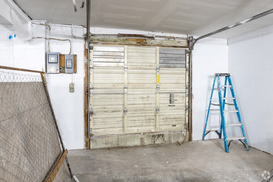 More Photos Of 507 E 3rd St, Lexington Warehouse For Sale