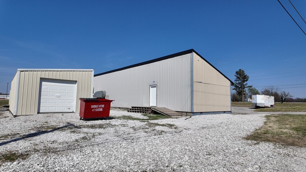 More Photos Of 5467 N Main St, Joplin Freestanding For Sale