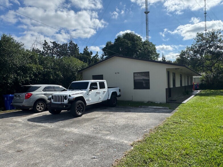 More Photos Of 6134 SW 40th Ct, Miramar Multifamily For Sale