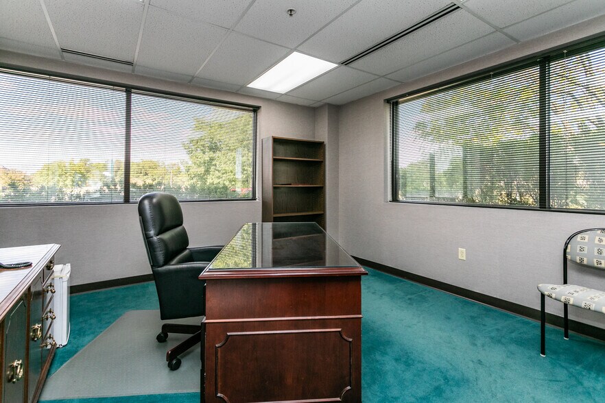 More Photos Of 1 Professional Dr, Alton Medical For Sale