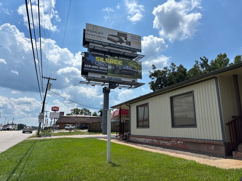 More Photos Of 871-873 S Wheeler St, Jasper Storefront For Lease