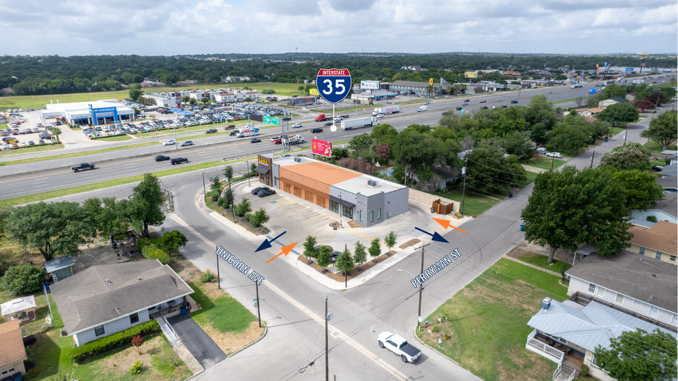 More Photos Of 1430 Unicorn Ave, New Braunfels Storefront For Lease