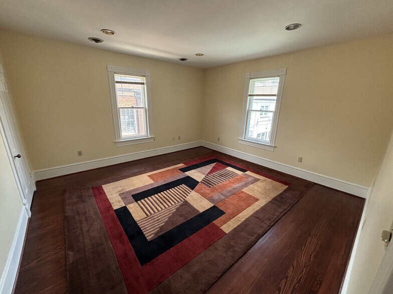 More Photos Of 9117 Church St, Manassas Office For Lease