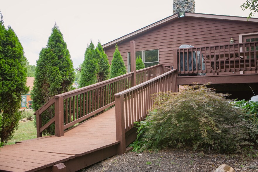 More Photos Of 2475 Mt. Torrey Rd, Lyndhurst Convenience Store For Sale