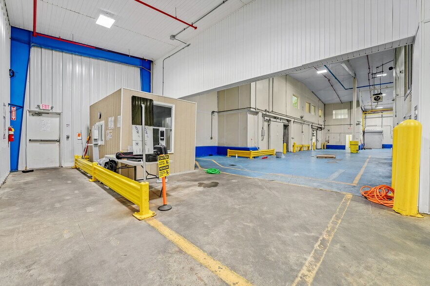 More Photos Of 86 Macarthur Dr, New Bedford Warehouse For Sale