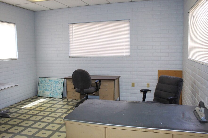 More Photos Of 2401 W Hornbeck Blvd, Fort Stockton Carwash For Sale
