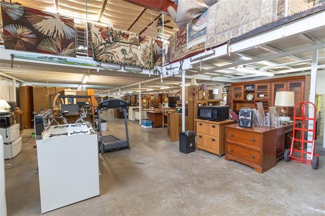 More Photos Of 1631 US HWY 69 Hwy, Mcalester Storefront Retail Office For Sale