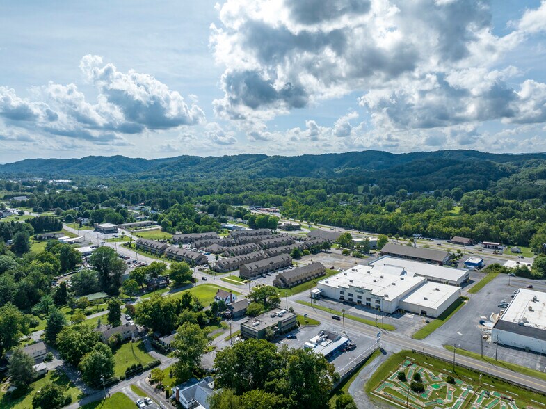 More Photos Of 337 Bluff City Hwy, Bristol Office For Sale