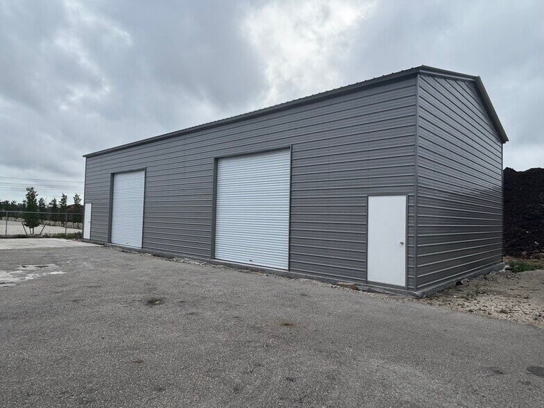 More Photos Of 7200 Bucks Ln, Fort Myers Storefront Retail Office For Lease