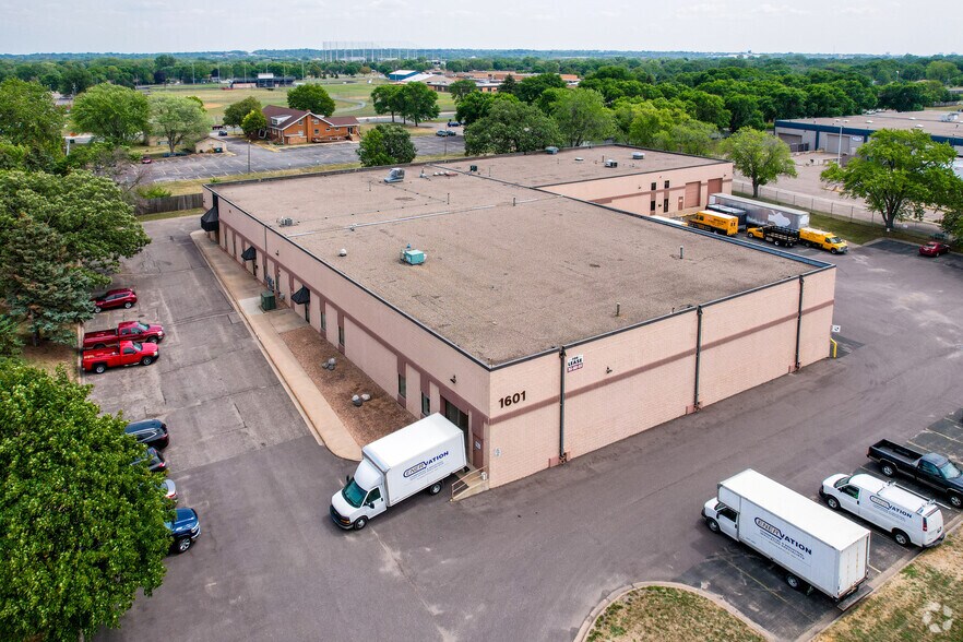 More Photos Of 1601 67th Ave N, Brooklyn Center Warehouse For Sale