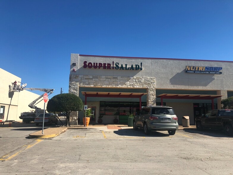 More Photos Of 4211 S Lamar Blvd, Austin Unknown For Lease