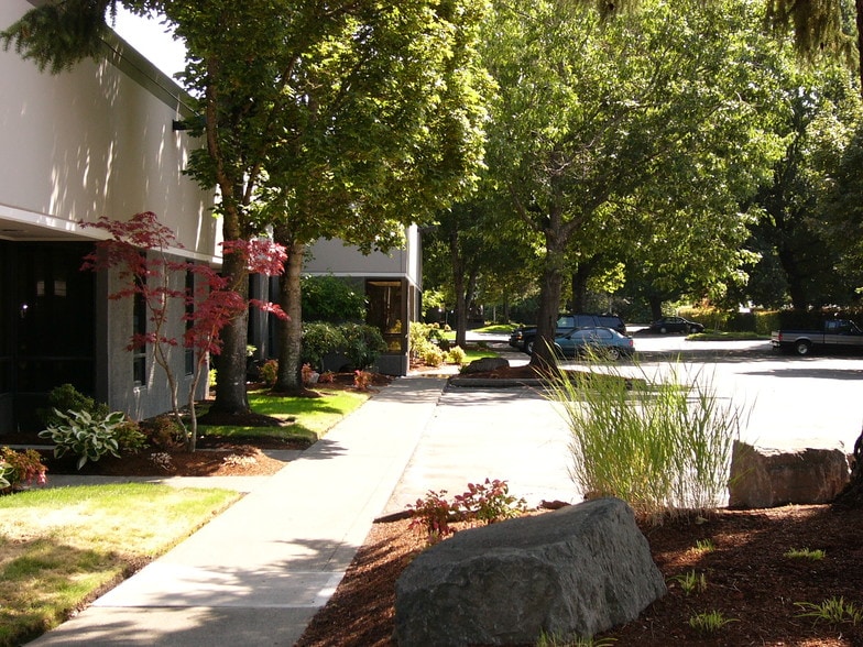 More Photos Of 5291 NE Elam Young Pky, Hillsboro Flex For Sale