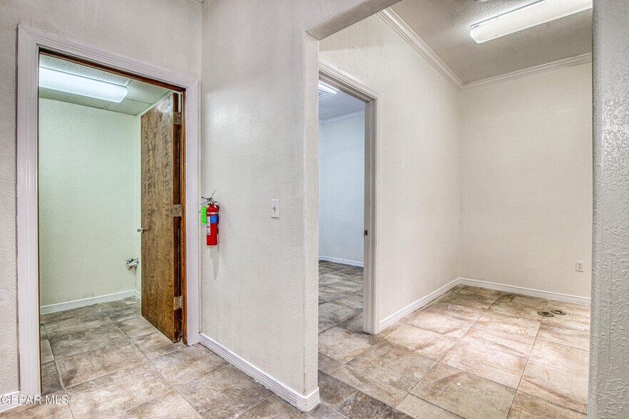 More Photos Of 550 S Mesa Hills Dr, El Paso Medical For Lease