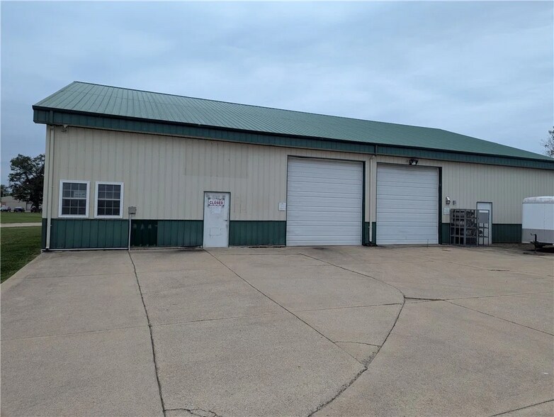 Primary Photo Of 777-779 Windsor Rd, Charleston Warehouse For Sale