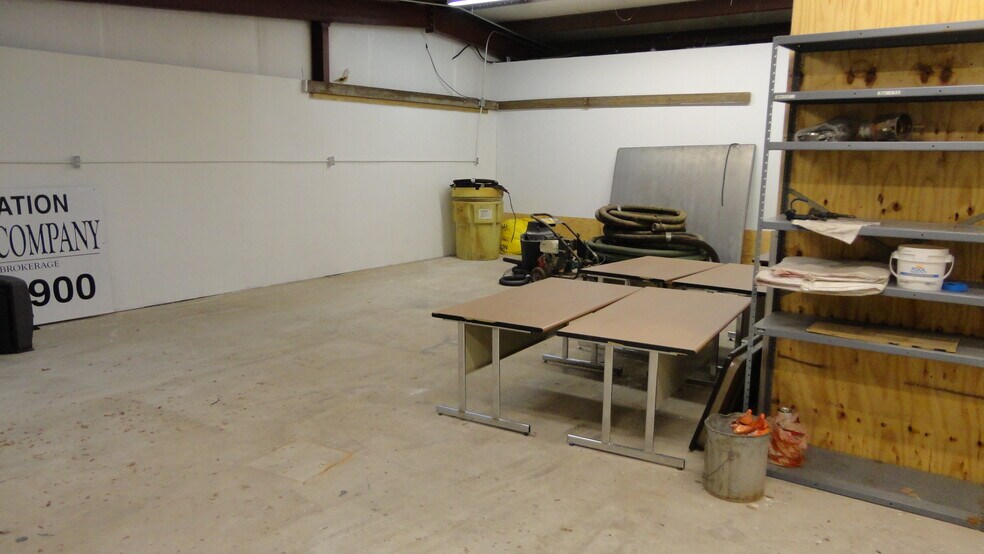 More Photos Of 8935 Baker St, Santa Fe Self Storage For Sale