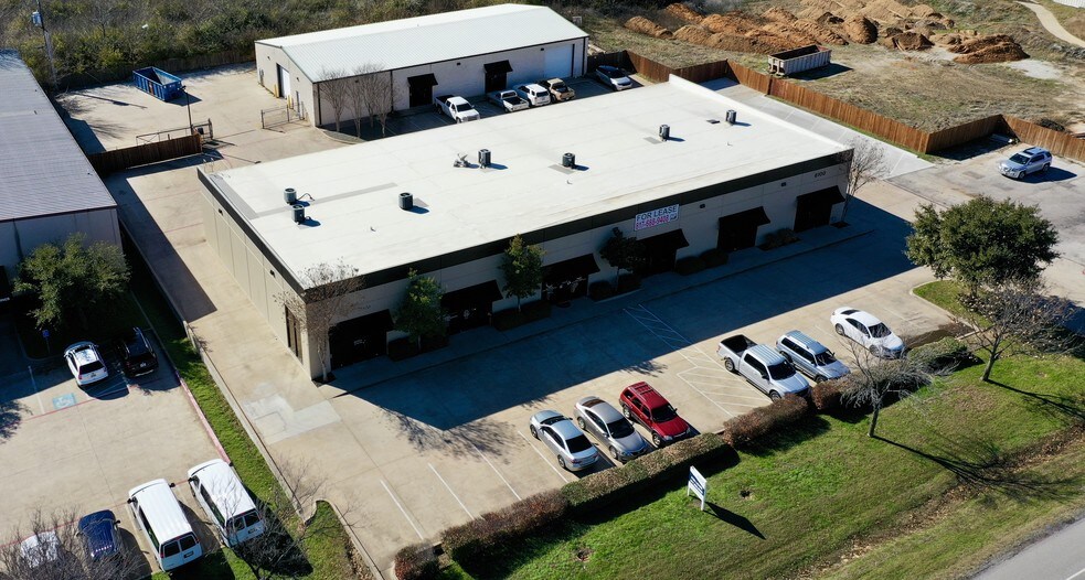 More Photos Of 6100 W Pioneer Pky, Arlington Flex For Sale