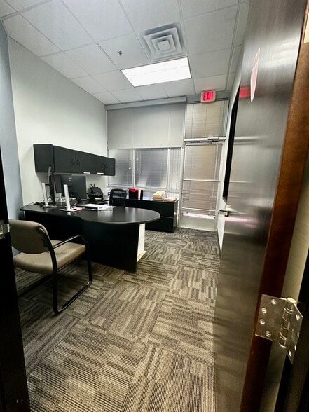 More Photos Of 17100 N 67th Ave, Glendale Office For Sale