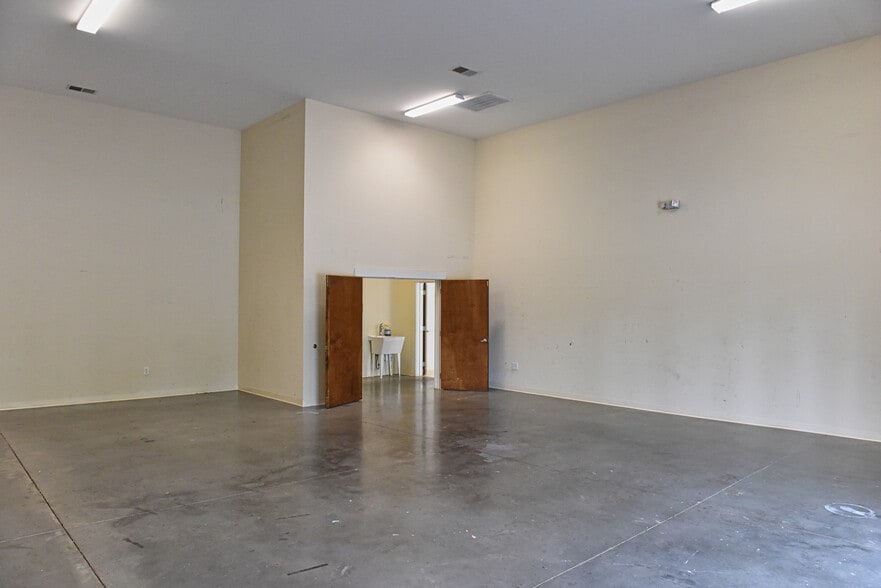 More Photos Of 359 Treeland Dr, Ladson Office For Lease