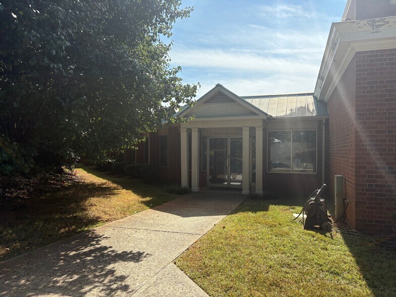 Primary Photo Of 22290 Timberlake Rd, Lynchburg Warehouse For Lease