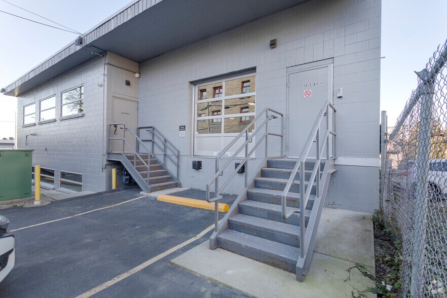 More Photos Of 112 6th Av E, Vancouver Unknown For Lease