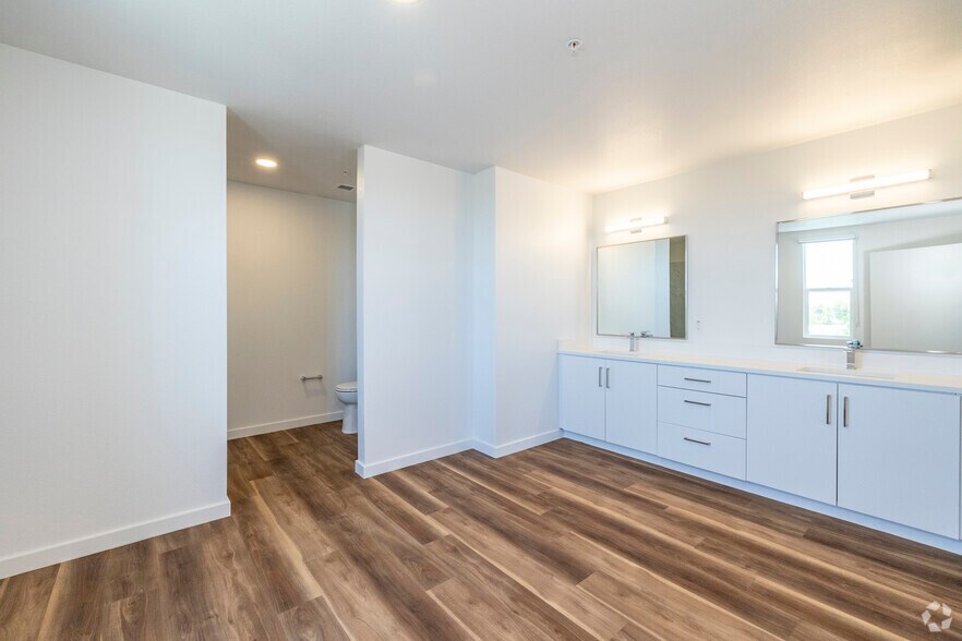 More Photos Of 301 W Roosevelt St, Phoenix Apartments For Lease