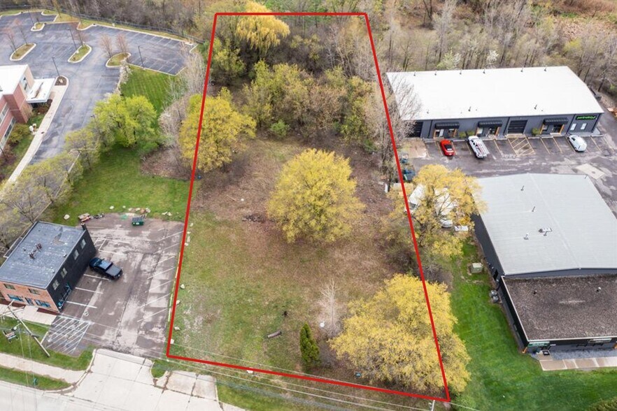 More Photos Of 44911 Grand River Ave, Novi Land For Lease