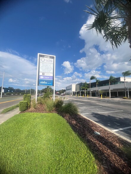 More Photos Of 250 Avenue K SW, Winter Haven Medical For Lease