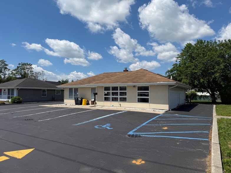 More Photos Of 366 S Oyster Bay Rd, Hicksville Office For Sale