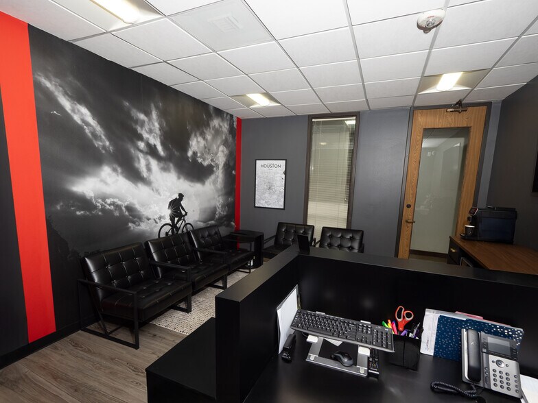 More Photos Of 9225 Katy Fwy, Houston Office For Lease