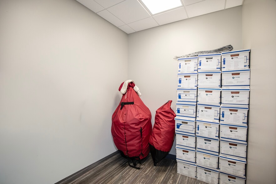 More Photos Of 2605 Columbia Memorial Pky, Kemah Office For Lease