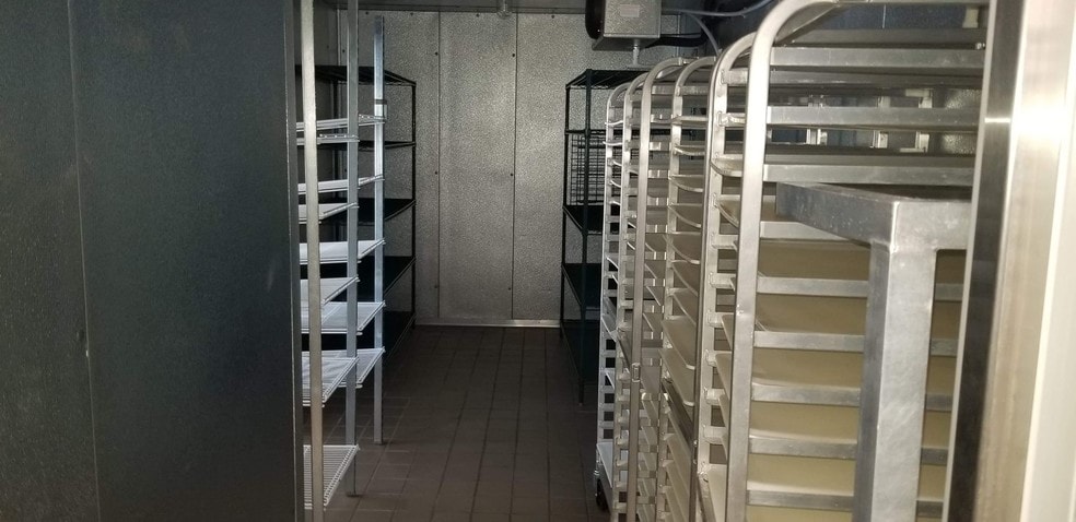 More Photos Of 6011 SE Abshier Blvd, Belleview Freestanding For Lease