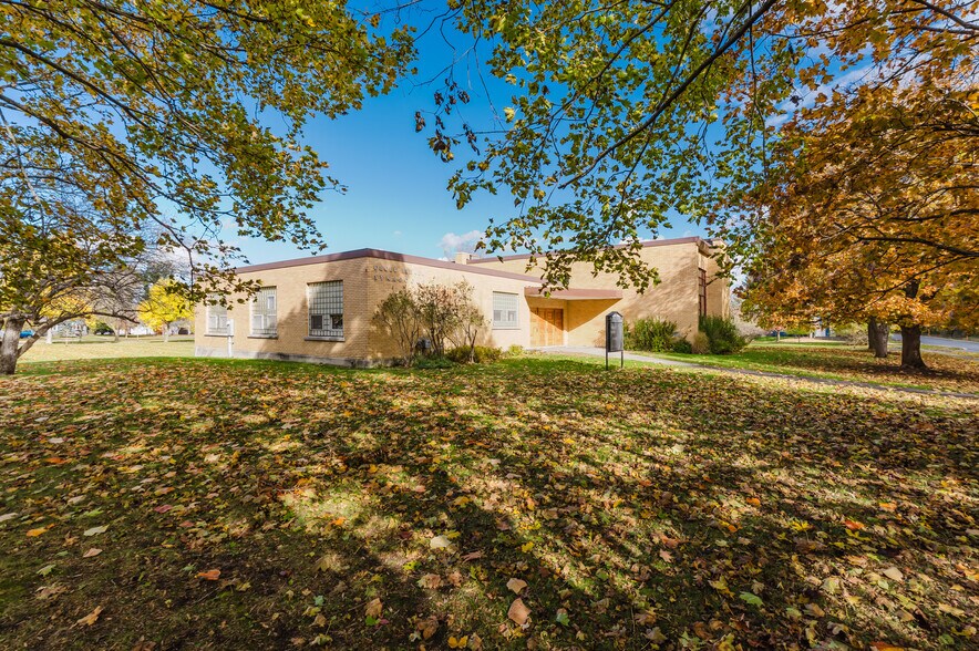 Primary Photo Of 557 Thompson Blvd, Watertown Religious Facility For Sale