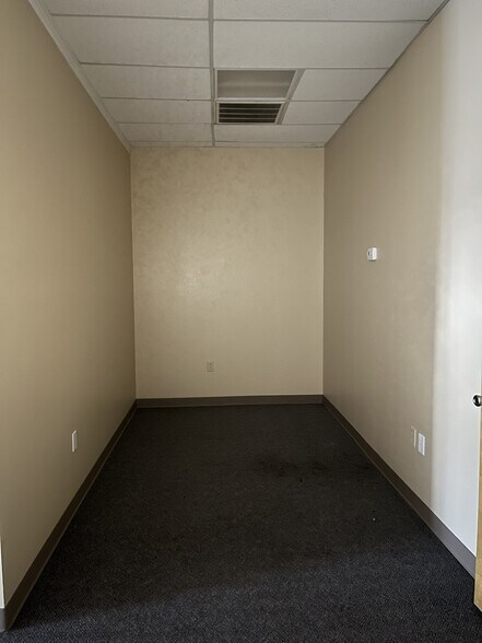 More Photos Of 345-369 E Economy Rd, Morristown Freestanding For Lease