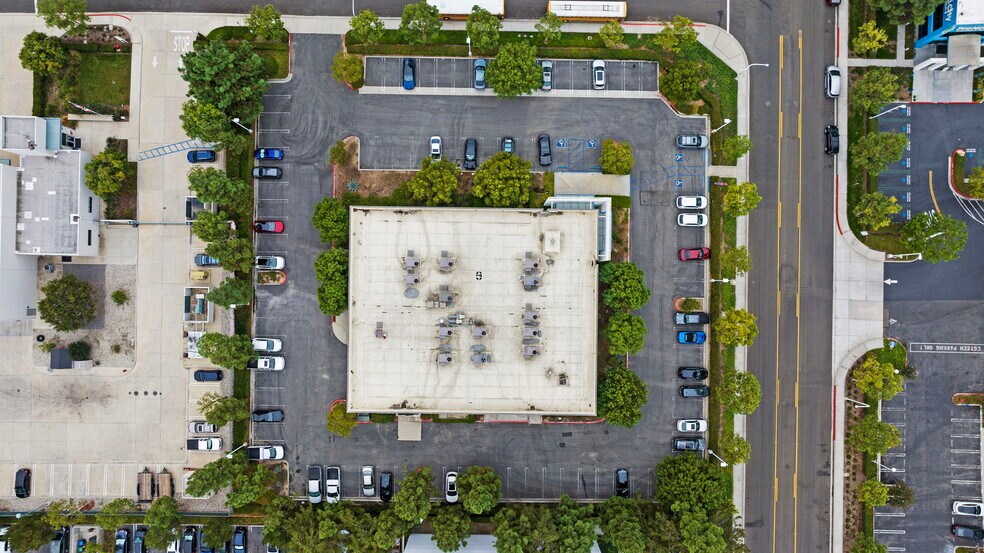 More Photos Of 6 Cushing, Irvine Light Manufacturing For Sale