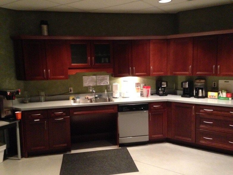 More Photos Of 9820 Northcross Center Ct, Huntersville Office For Lease