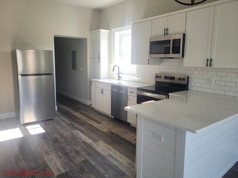 More Photos Of 121 S Main St, Alburtis Apartments For Sale