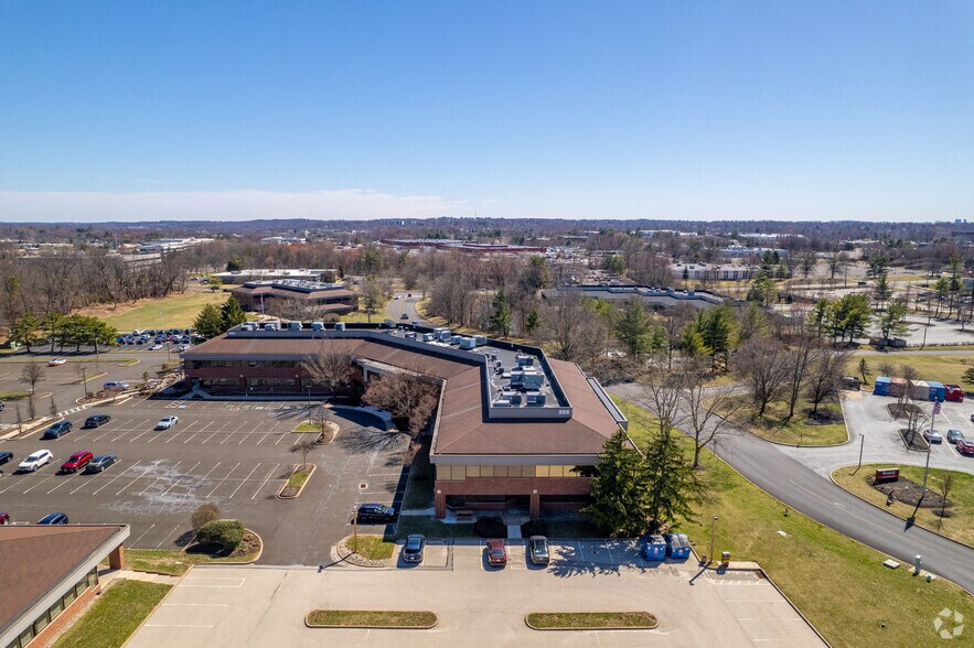 More Photos Of 255 Business Center Dr, Horsham Township Office For Lease
