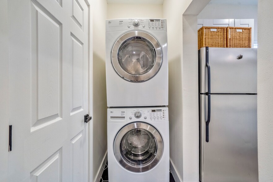 More Photos Of 5 Estelle St, Houston Multifamily For Sale
