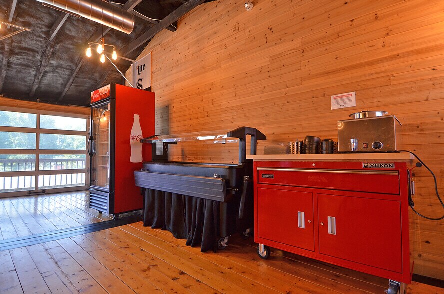 More Photos Of 818 N Shabbona St, Streator Restaurant For Sale