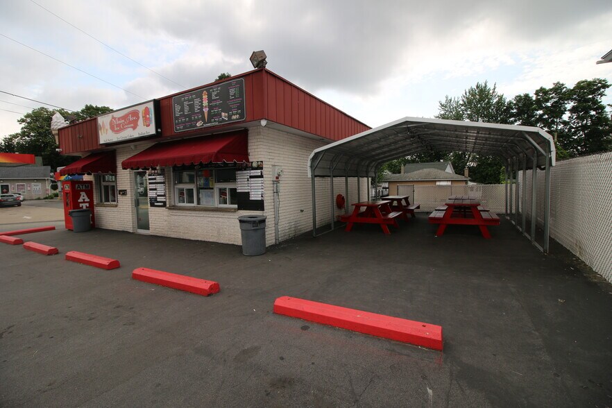 More Photos Of 1706 N Main Ave, Scranton Restaurant For Sale