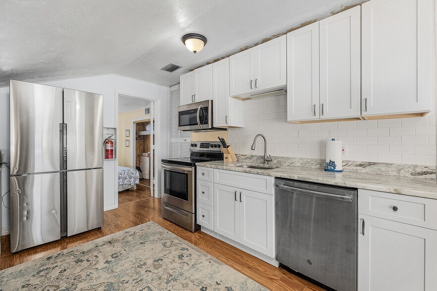 More Photos Of 610 Donax St, Sanibel Apartments For Sale