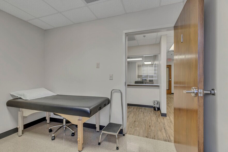 More Photos Of 2004 Hayes St, Nashville Medical For Lease
