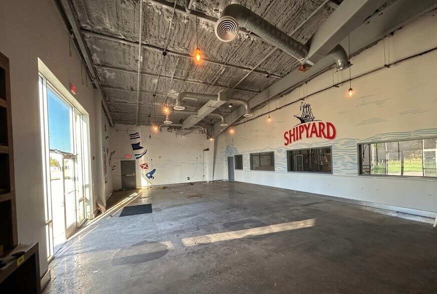 More Photos Of 2650 Jewett Ln, Sanford Manufacturing For Lease