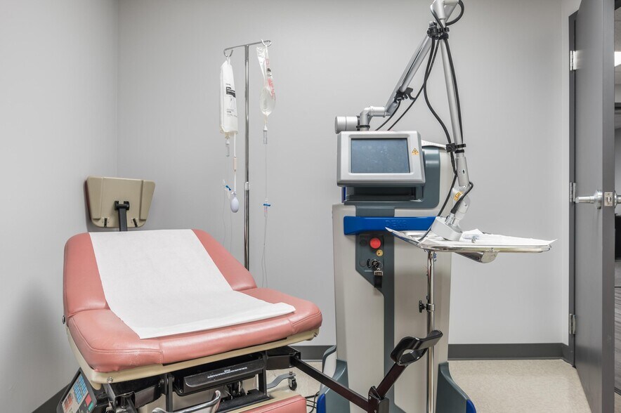 More Photos Of 961 Spring Creek Rd, East Ridge Medical For Lease