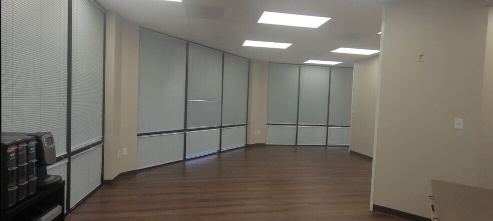 More Photos Of 2801 E 29th St, Bryan Medical For Lease